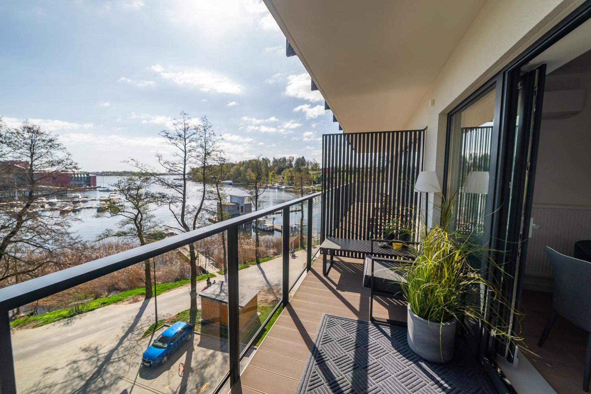 Apartamenty W Zatoce Mikołajki Екстериор снимка