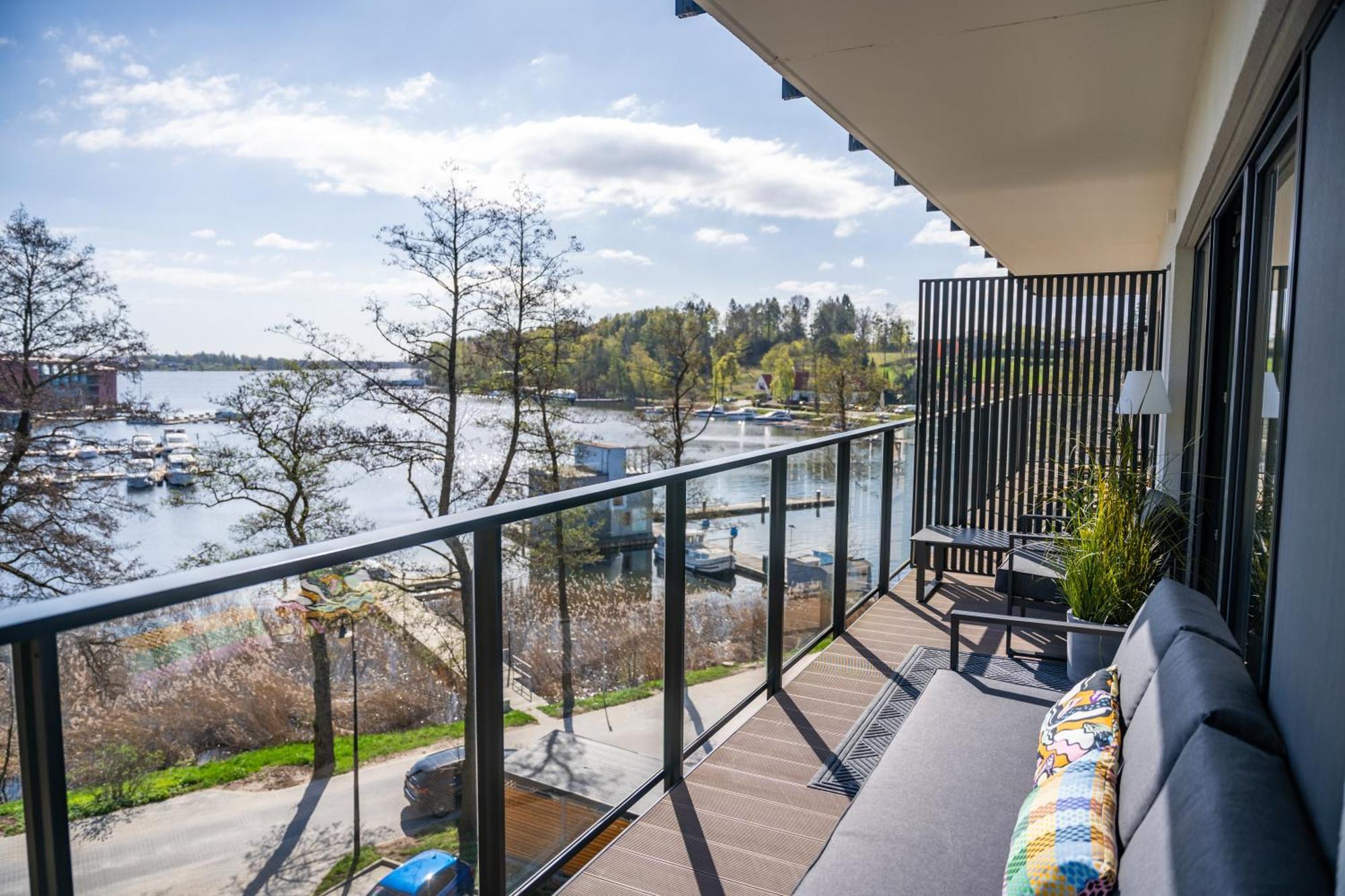 Apartamenty W Zatoce Mikołajki Екстериор снимка